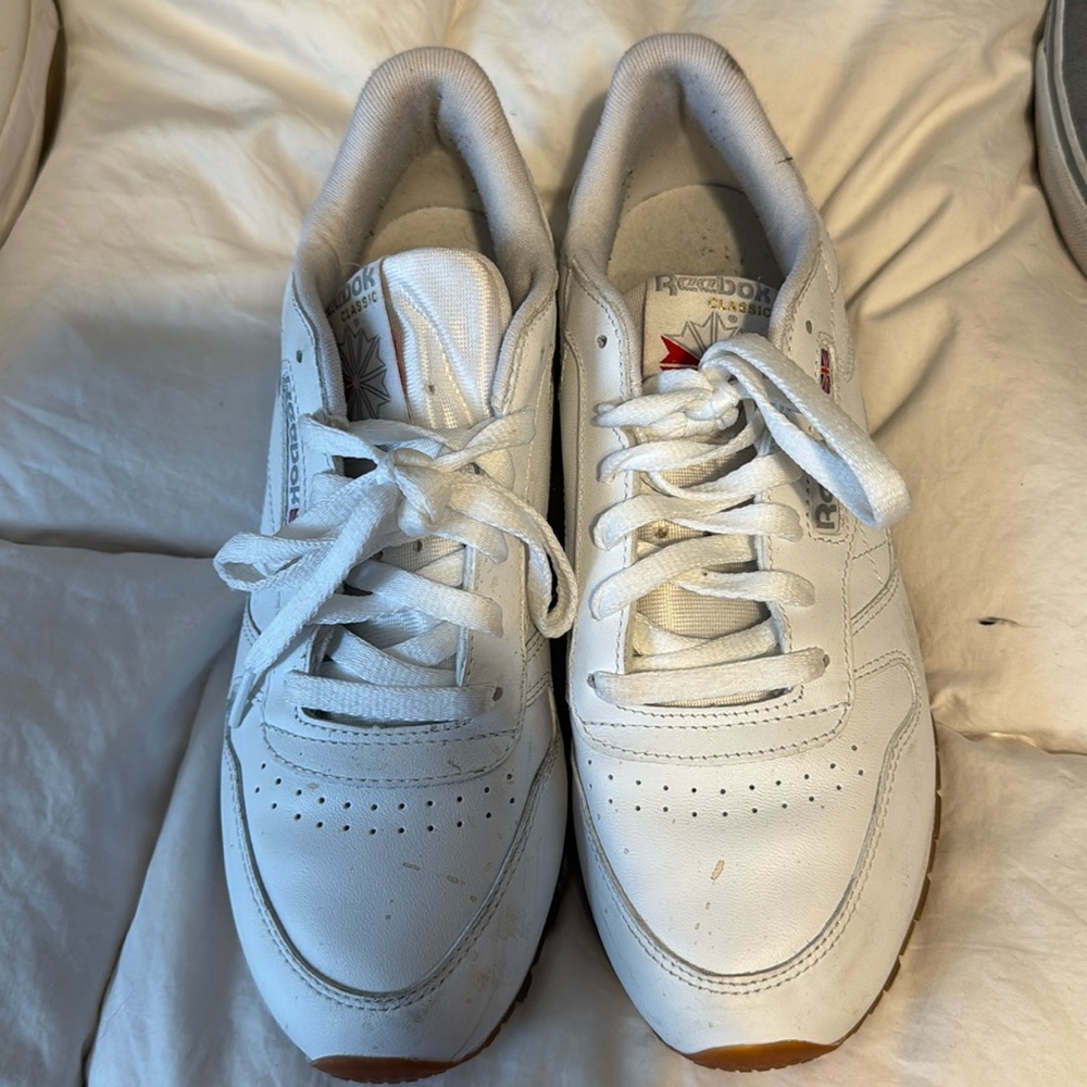 Reebok women’s white sneakers